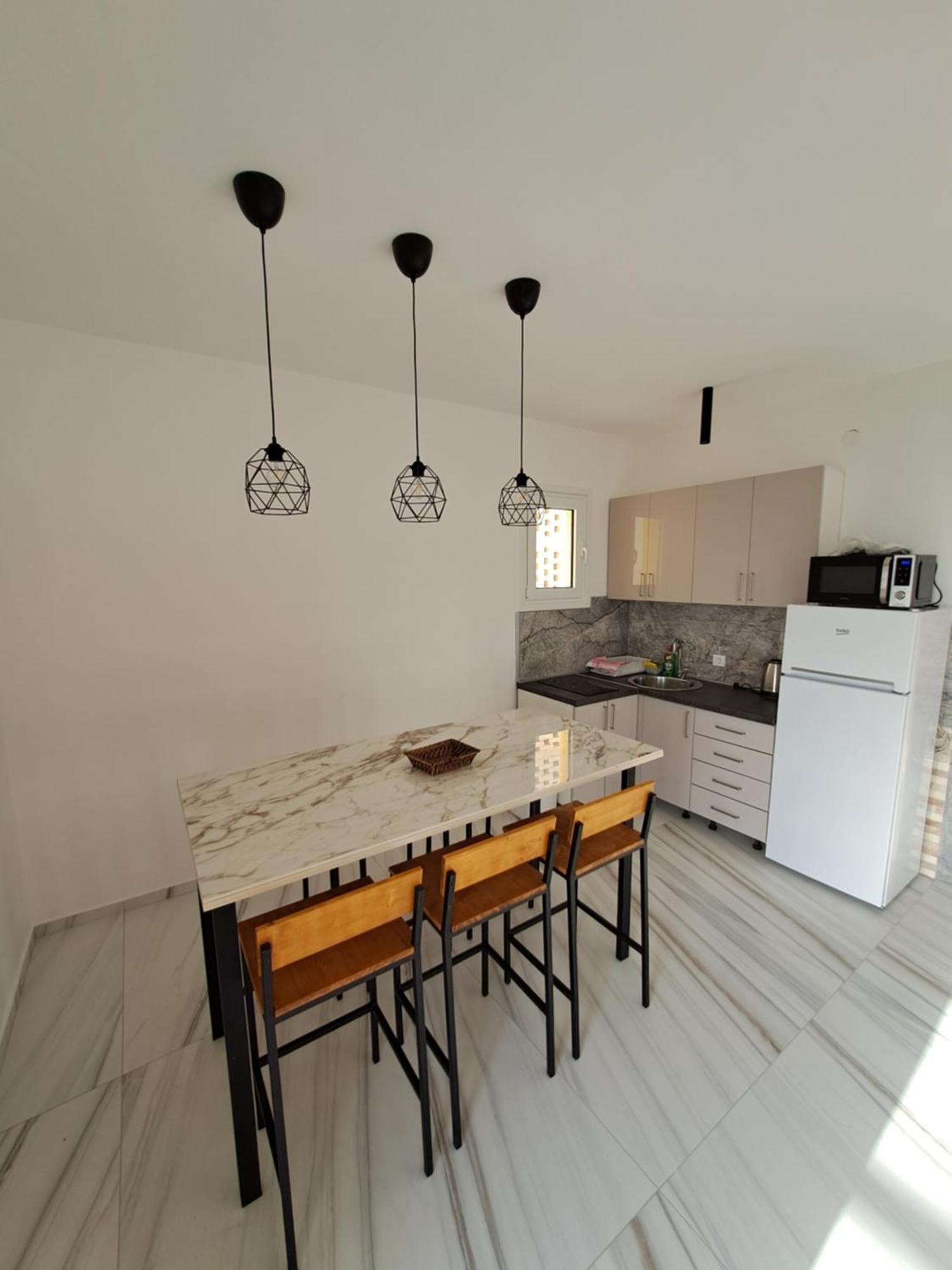 Apartments Miles Утеха Екстериор снимка