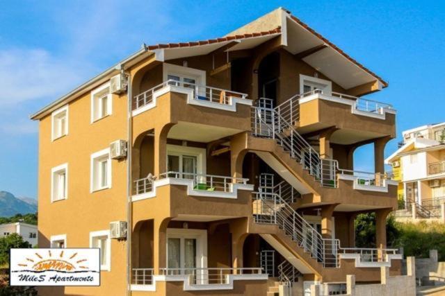 Apartments Miles Утеха Стая снимка