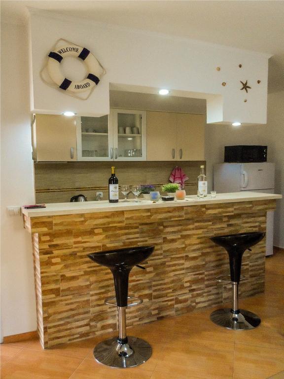 Apartments Miles Утеха Екстериор снимка